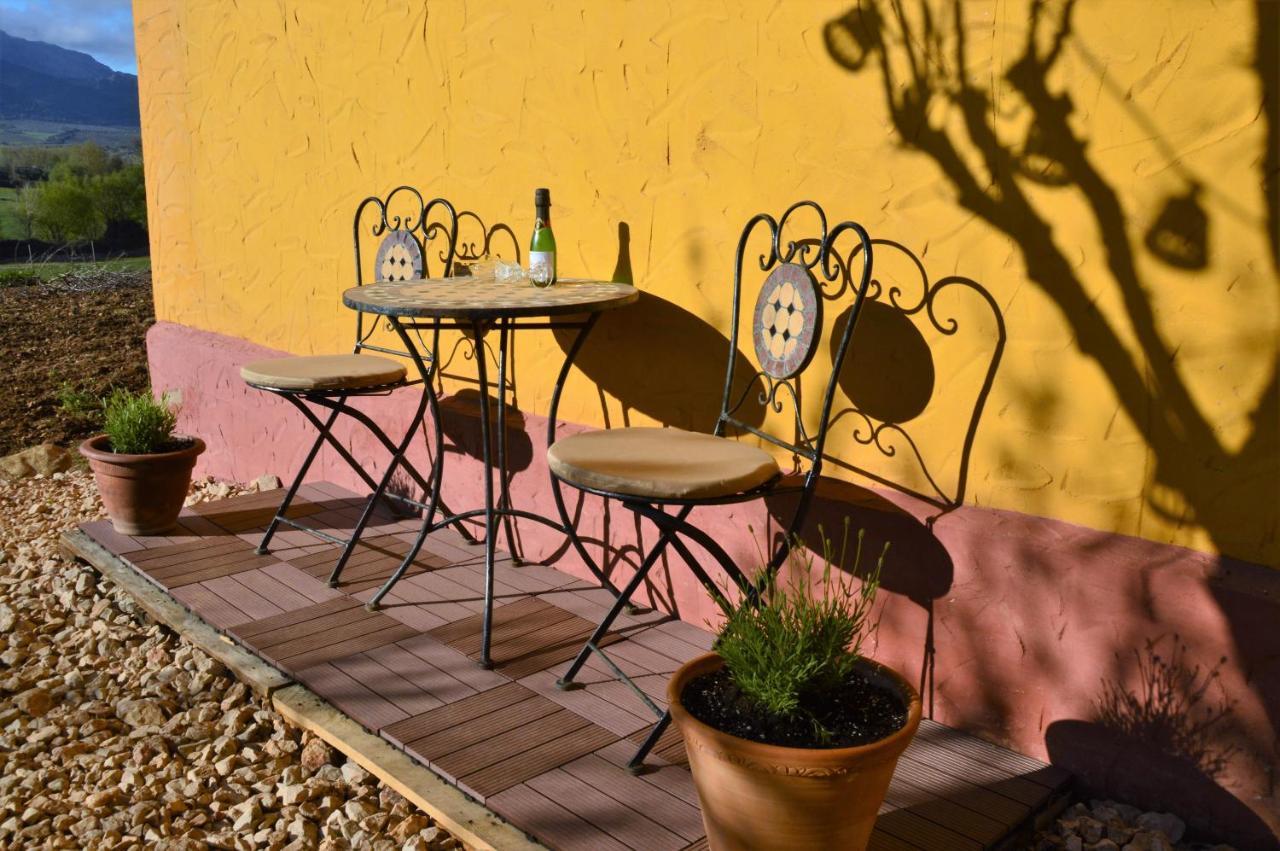 Cortijo Petra Bed & Breakfast Villanueva del Rosario Exterior photo
